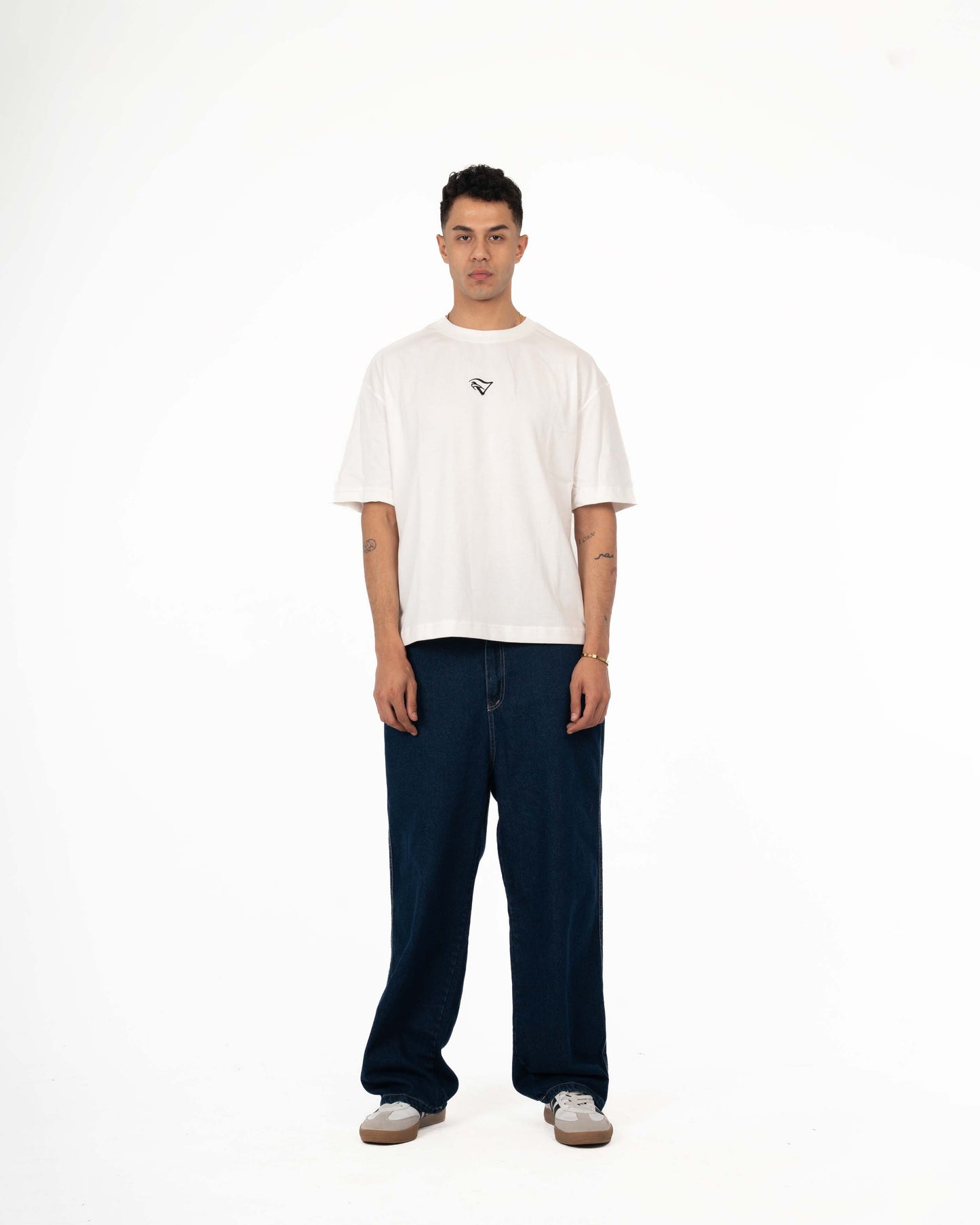T-SHIRT LOUK-V STARE