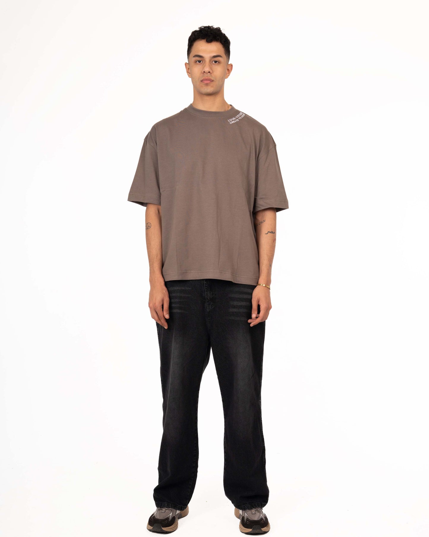 T-SHIRT LOUK-V STUDIO