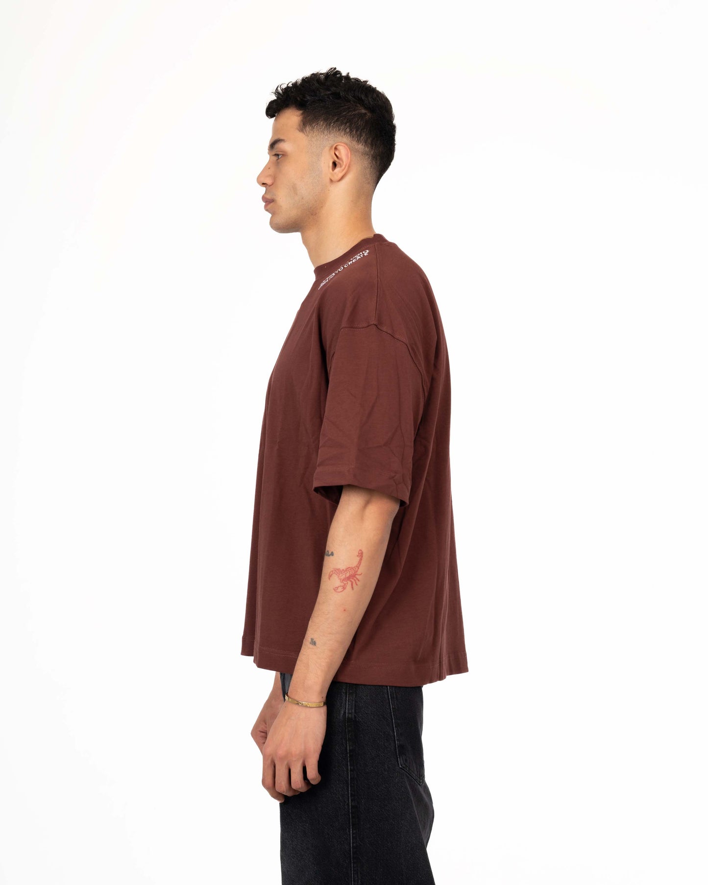 T-SHIRT LOUK-V STUDIO