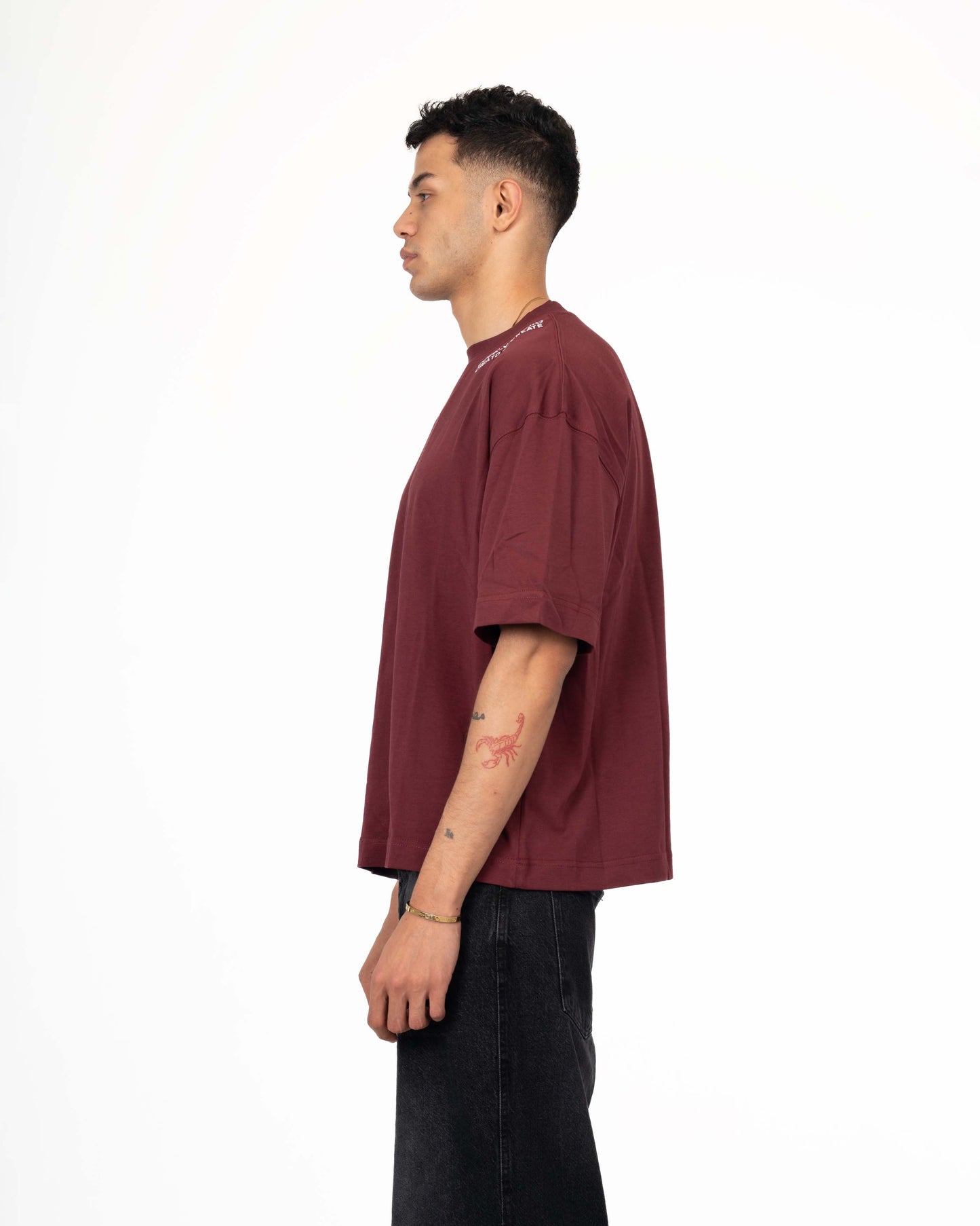 T-SHIRT LOUK-V STUDIO